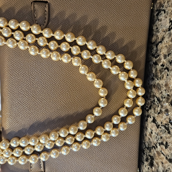 SALE!! Vintage Jackie Onassis Pearl Necklace - Picture 6 of 9
